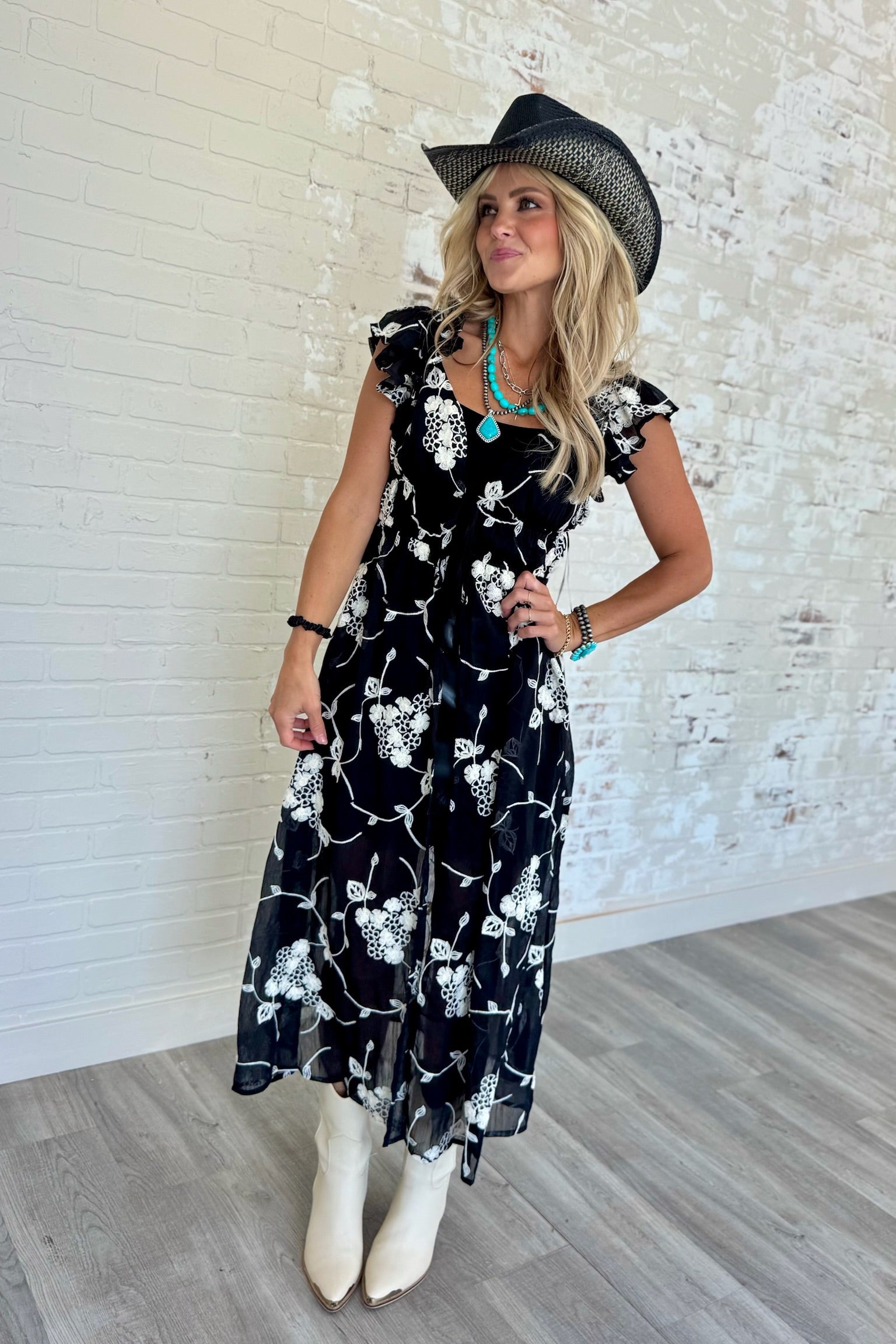 Queen Of The Night Embroidered Sheer Duster