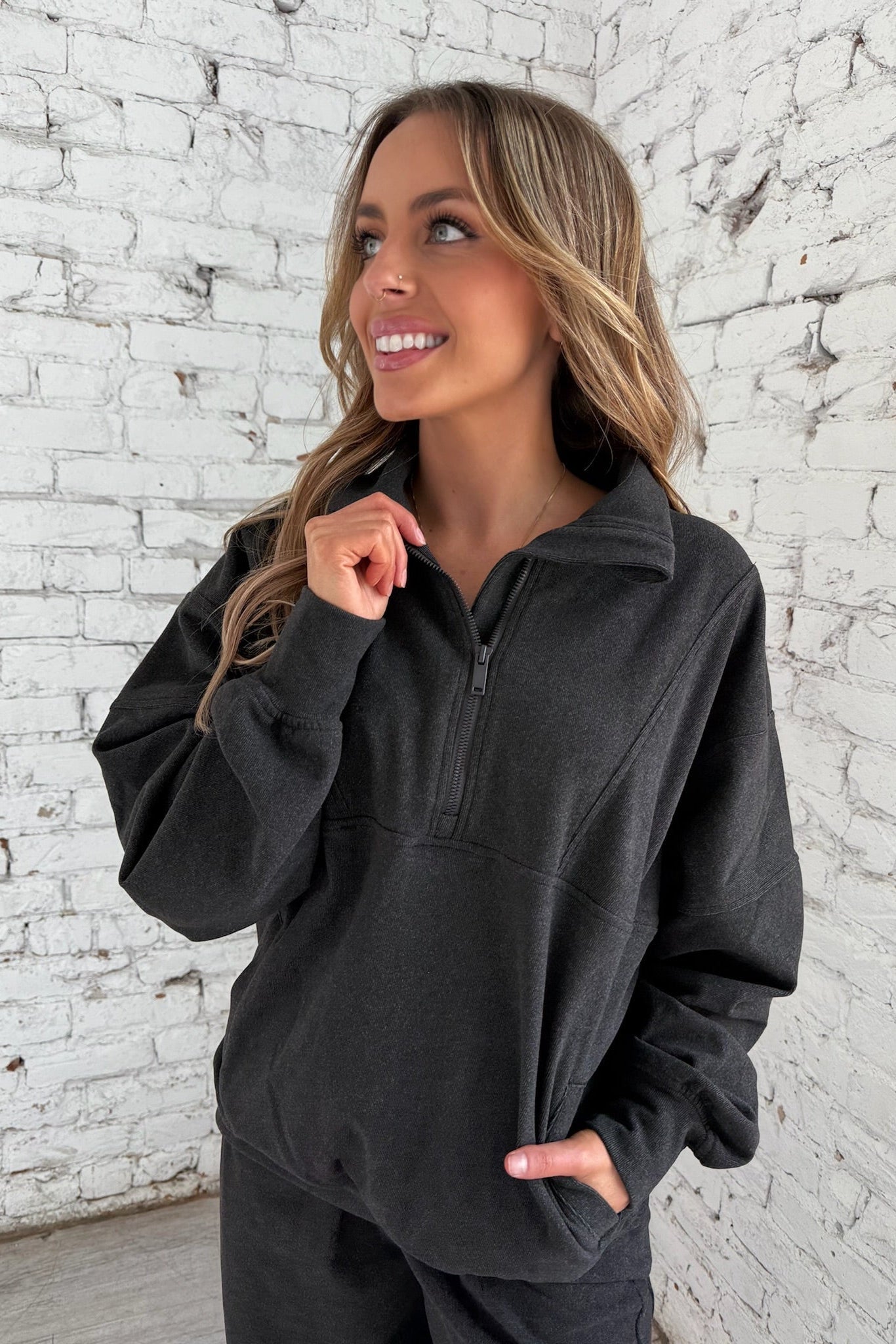 quarter zip sweatshirt with front pockets