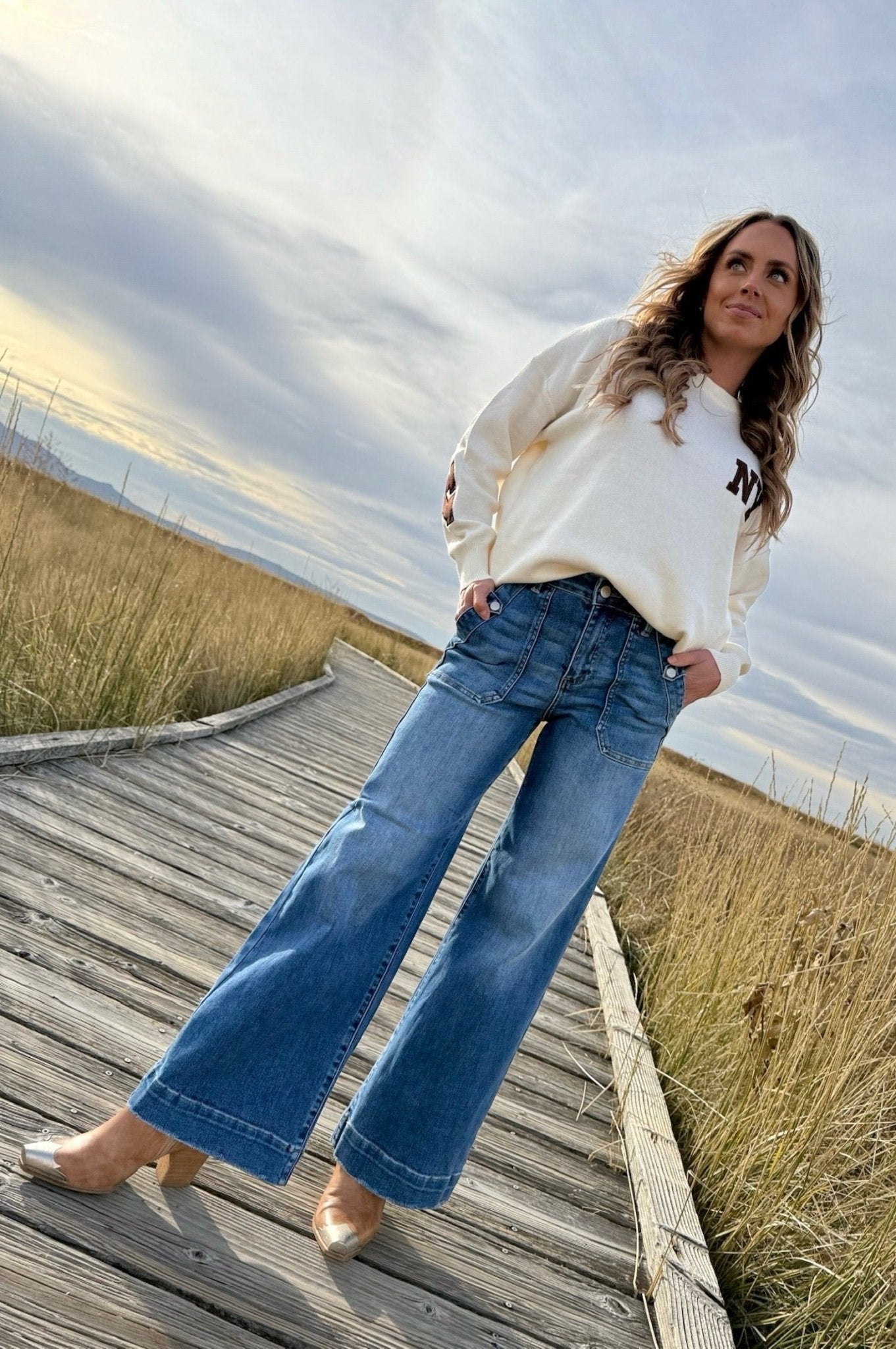 high rise wide leg jeans with large front pockets