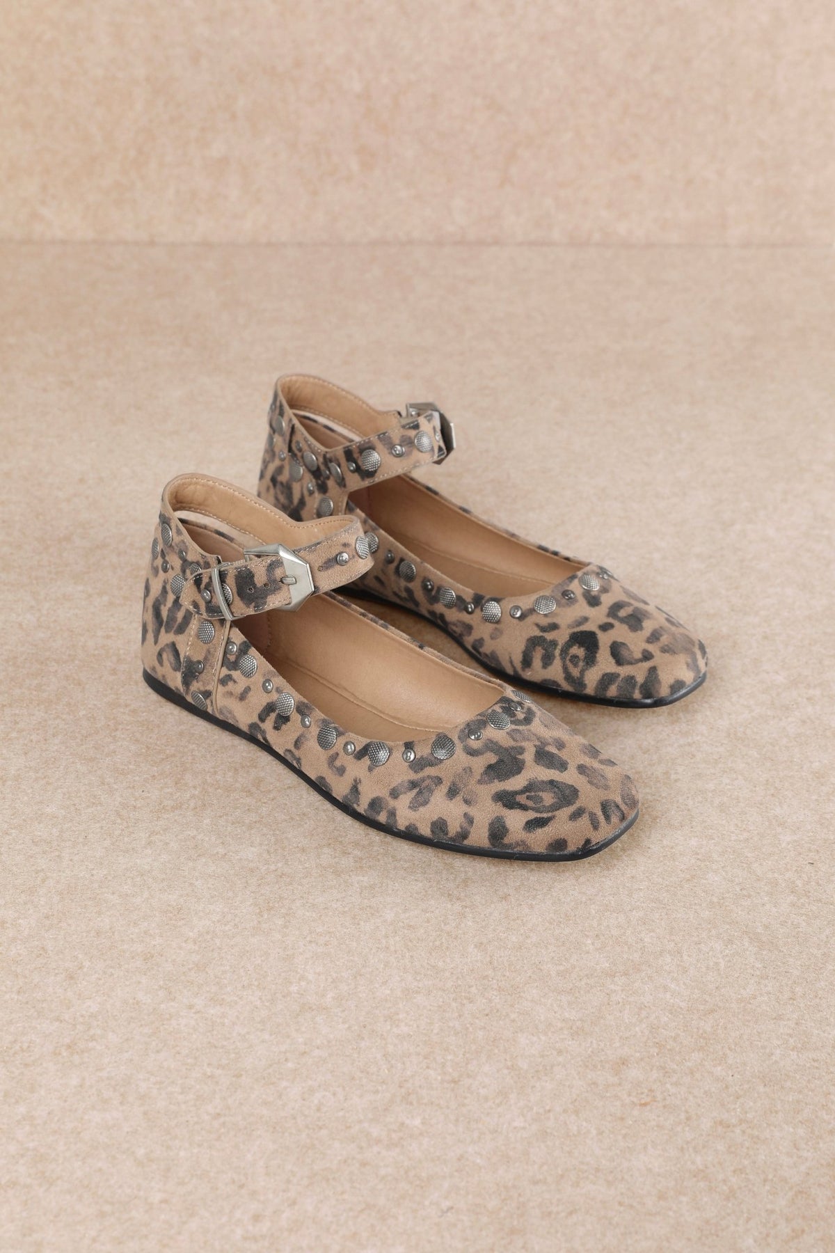Side Eye Studded Ballet Flats