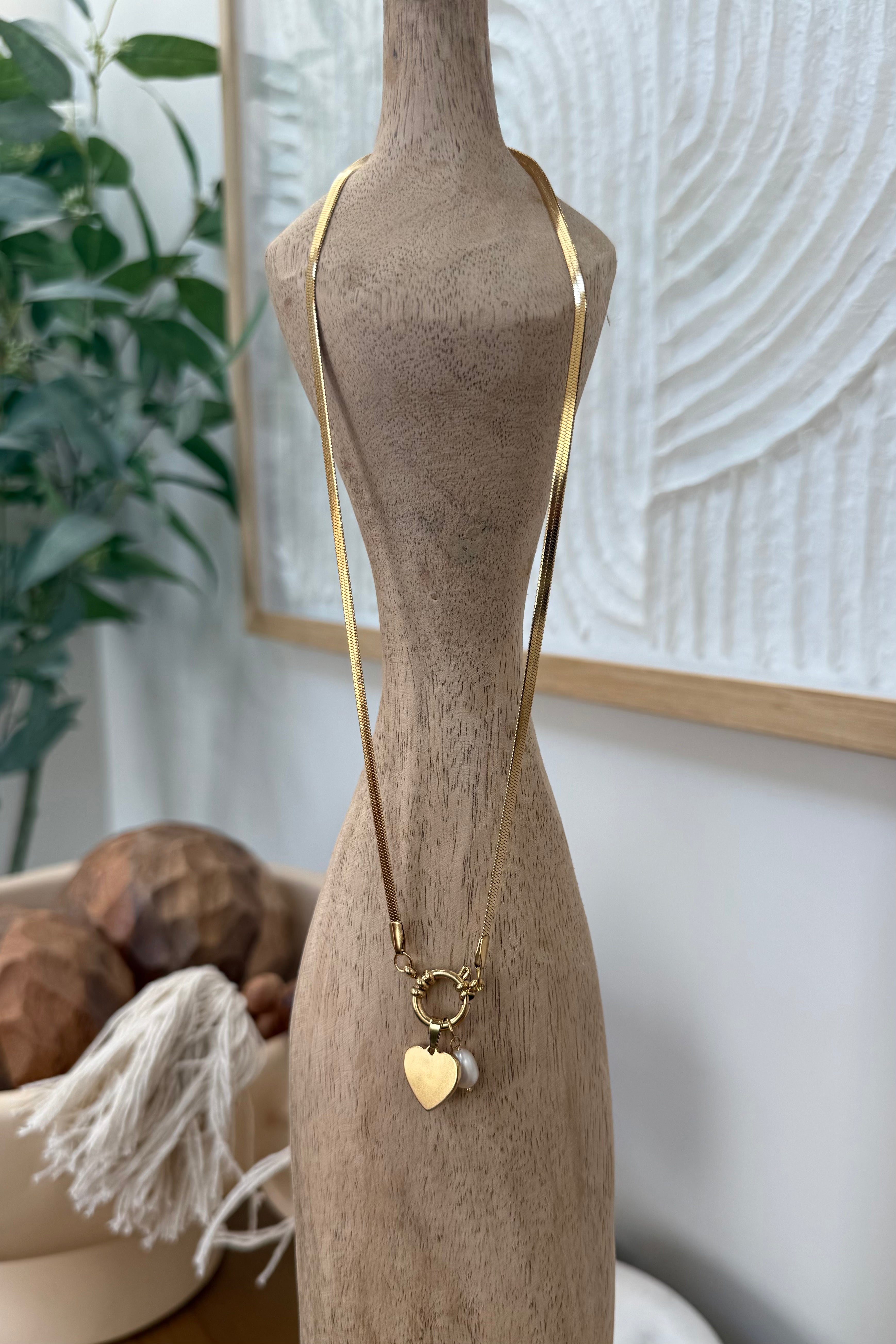 heart necklace with pearl