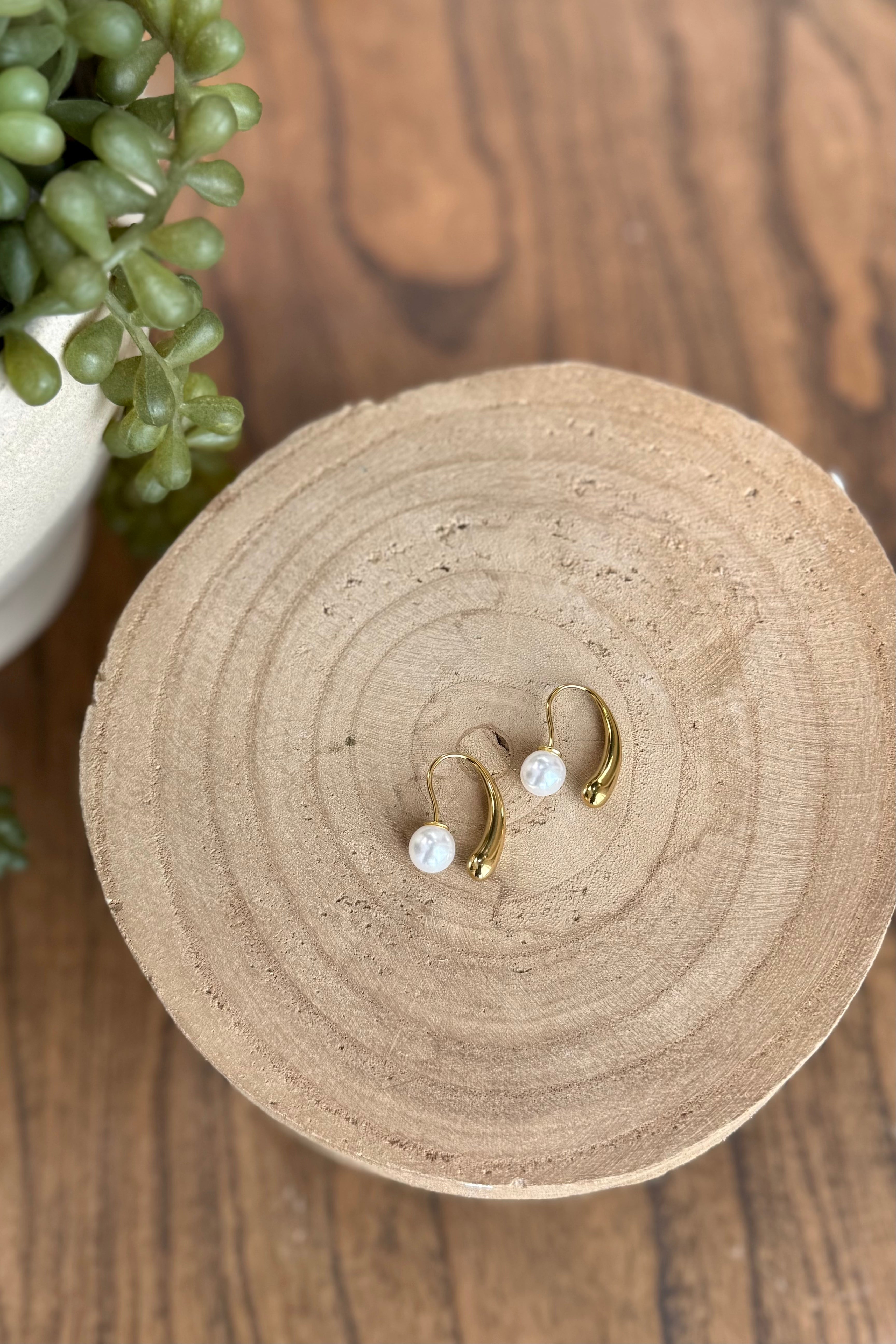 The Modern Pearl Arc Earrings