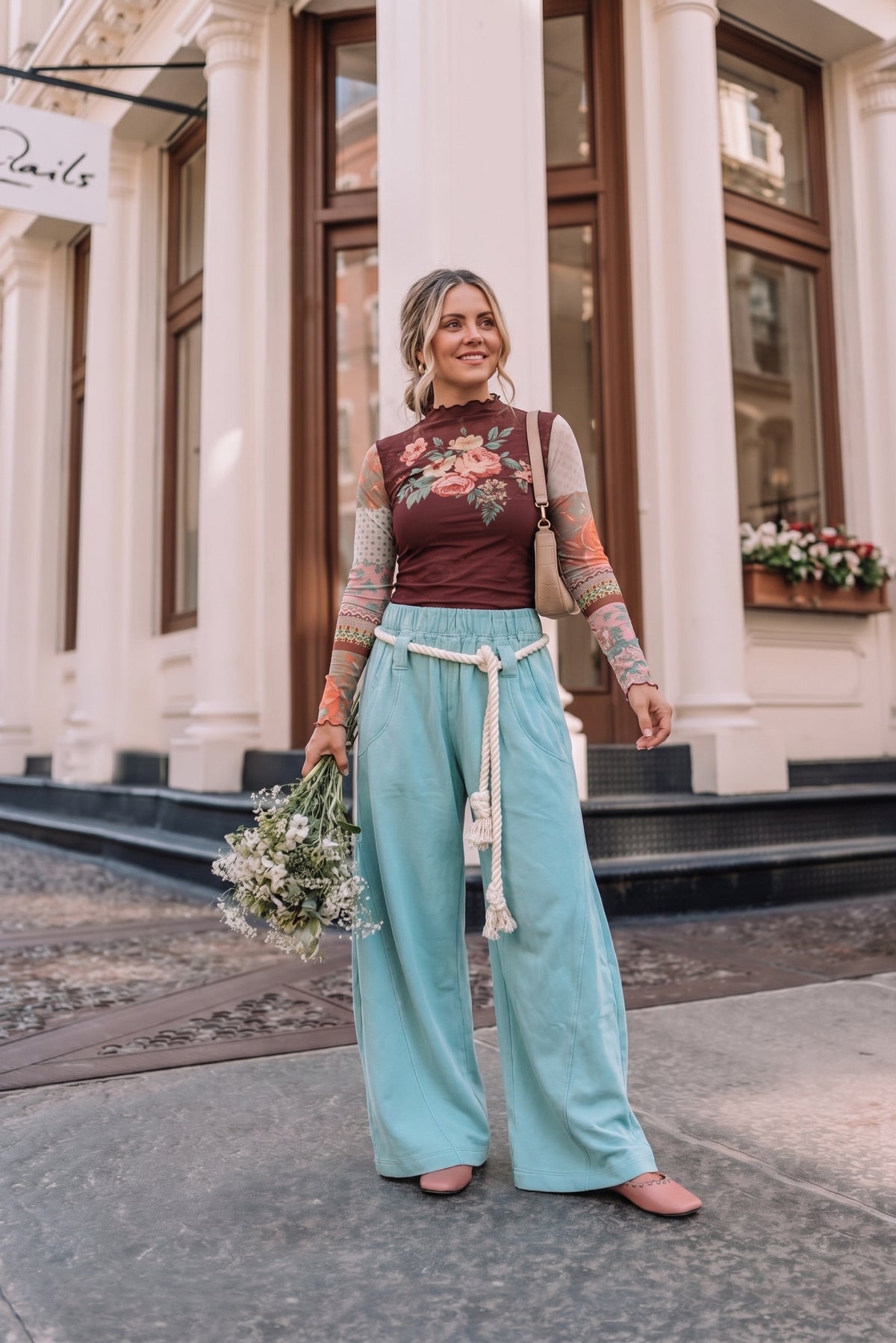 Barrel lounge pants that are soft french terry material with a braided drawstring. Perfect for everyday errands, lunch, or picking up the kids