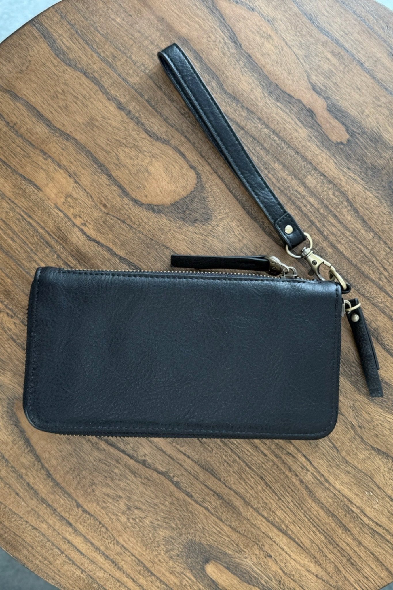 vegan leather wristlet wallet