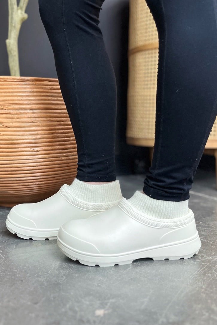 Fallon Ribbed Knit Pull On Clog - FINAL SALE