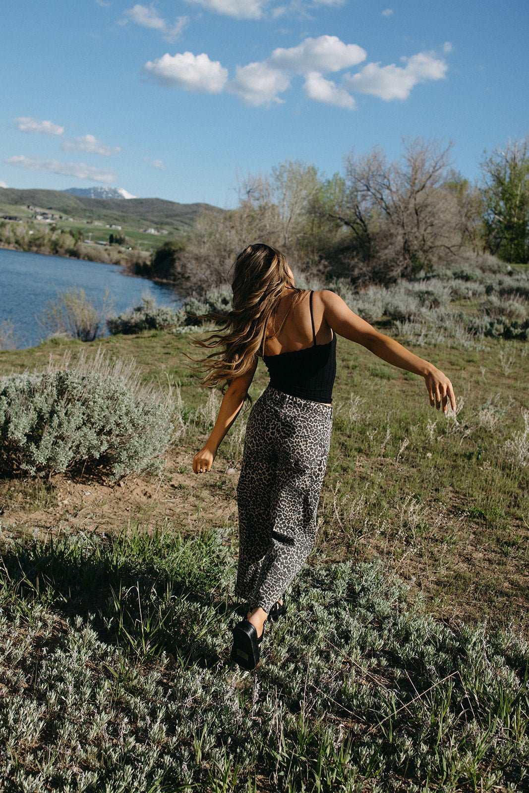 Hidden Safari Barrel Jeans