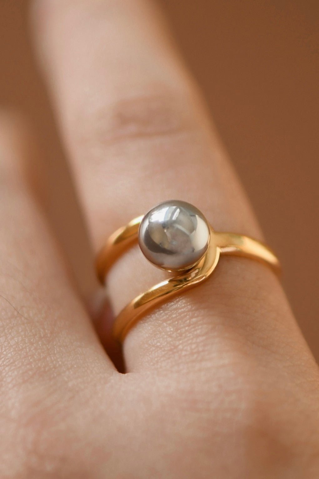 Luna Sphere Ring