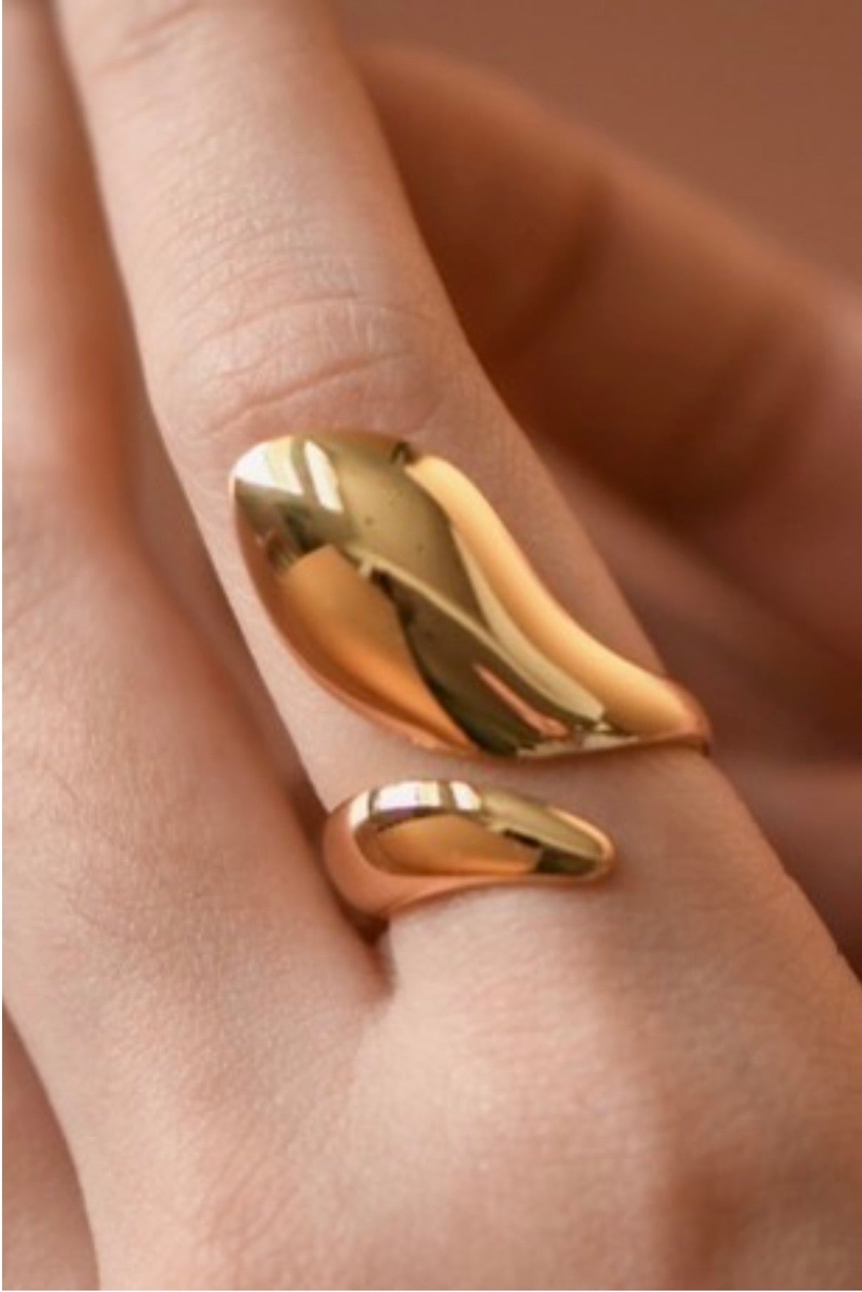 The High Gloss Wrap Ring