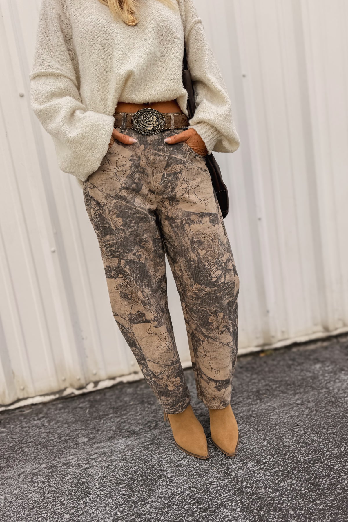 Middle Of Nowhere Camo Barrel Pants